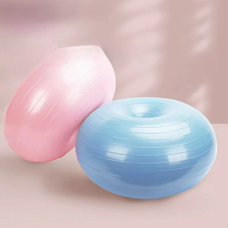 Professioneller Yogaball – platzsicherer Gymnastikball mit Pumpe